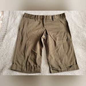 🌼B2G1 3/$20🌼 The Limited Knee Length Olive Green Shorts Size 12